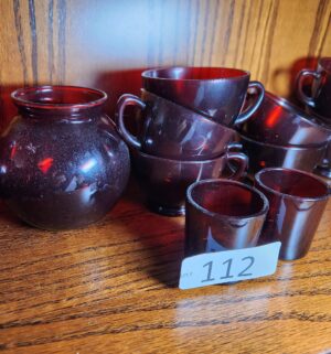 y112- Vintage Ruby Glass vases, mugs - Image 3