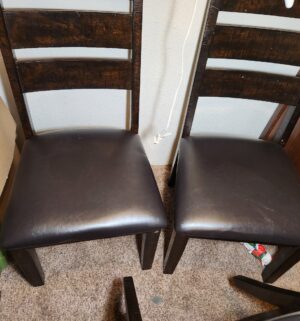 y164- Set of 4 newer dining chairs - Image 3