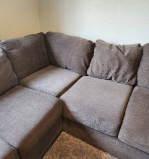 y196- 3 Piece Sofa Sectional, Chaise. Great Condition. Bought in 2021 - Image 4