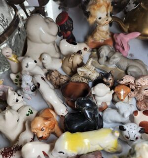 y357- Large Collection of Vintage Figurines - Image 3