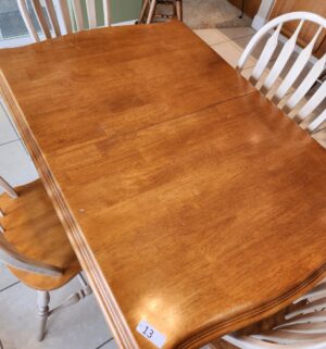 z13- 6 Chair Dining Table. Excellent Shape - Image 3