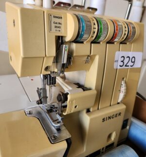 z329- Singer Ultralock Serger Model 14U. Tested/works. - Image 3