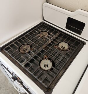 z354- 1950s Gaffers & Sattler Gas Stove/oven. Missing knobs. Amazing Original Condition - Image 3