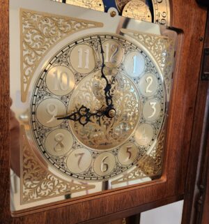 d11- Howard Miller Grandfather Clock. Model 510-326. Serviced in 2017 - Image 3