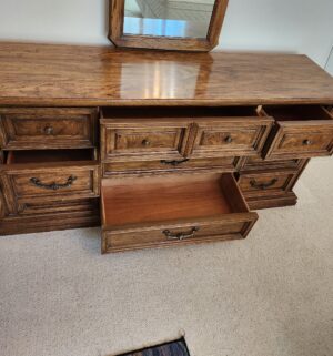 d19- Long Dresser, mirror, American of martinsville - Image 3