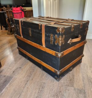 f8- Antique Steamer Trunk - Image 3