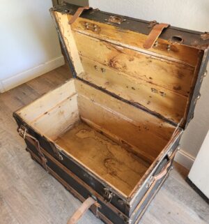 f8- Antique Steamer Trunk - Image 4