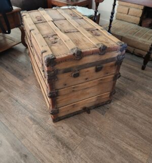 f33- antique steamer trunk - Image 3