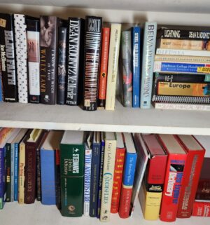 i21- HUGE COLLECTION OF GREAT BOOKS! Buyer to box and load. - Image 11