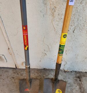 i198- 2 shovels - Image 2