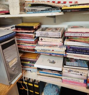 j44- Huge Collection of Sewing Books - Image 6