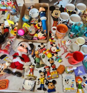 m120- Huge Mickey Mouse, disney collection - Image 3