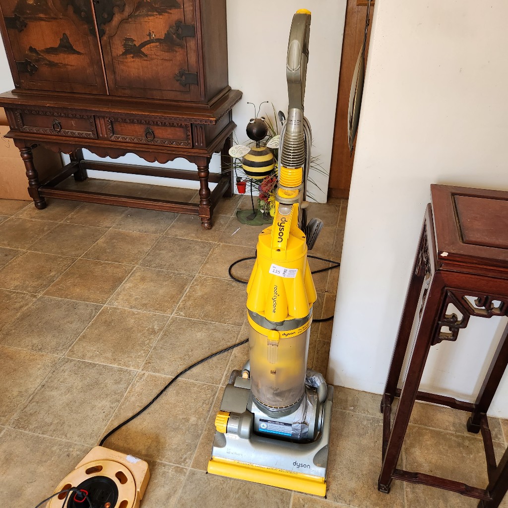 N135 Dyson Root Cyclone Vacuum Works Leftover Treasures