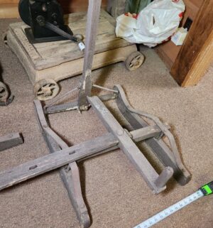 o33- antique transport sled - Image 3