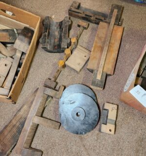 o35- antique wooden molds - Image 3