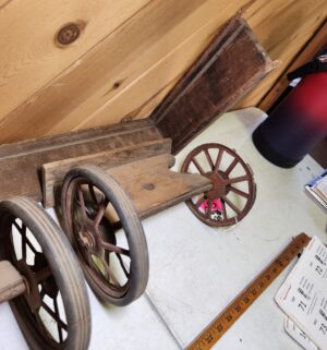 o63- Antique Wagon Wheels - Image 3