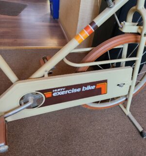 o112- vintage huffy exercise bike - Image 3