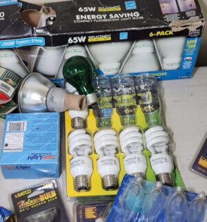 u10- light bulb lot - Image 3