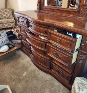 w1- Stunning 12 Drawer Dresser w/ Mirror. Amazing Shape. - Image 3