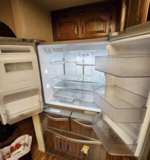 w203- Whirlpool Stainless Refrigerator 26 cu ft, Fully Tested/Works. Purchased in 2021 - Image 4