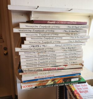 x21- HUGE Collection of Cookbooks, Betty crocker moved to lot 22 - Image 3