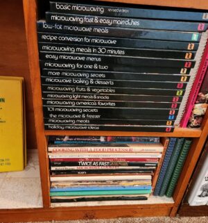 x21- HUGE Collection of Cookbooks, Betty crocker moved to lot 22 - Image 4