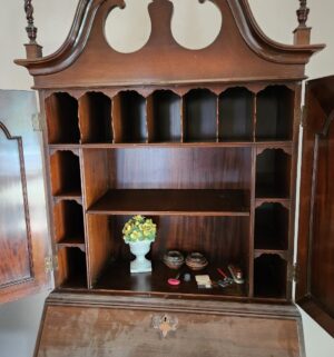 z2- Kittinger Chippendale Mahogany Secretary Desk - Image 3