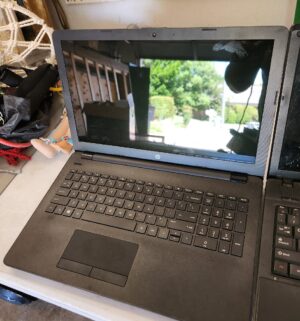 z32- 3 laptops, no chargers, condition unknown - Image 4