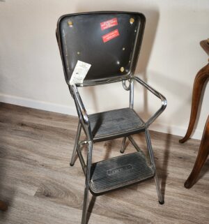 b30- vintage cosco step ladder/stool - Image 3