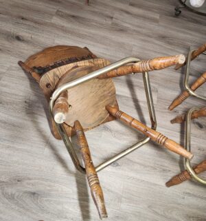 b38- Oak Swivel Barstools - Image 3