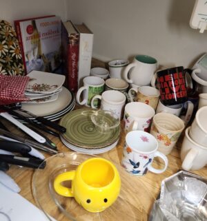 e103- dishes and kitchenware - Image 3