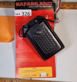 g326- Safariland Radio Carrier w/ Swivel - Image 1