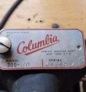 g1165- Columbia Model 300-20 Sewing machine - Image 4