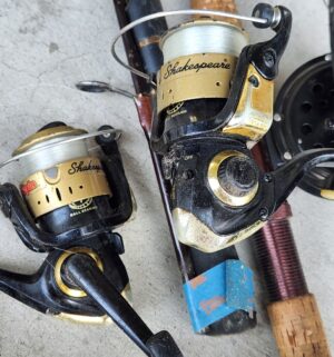 i8- Fishing Poles, Reels - Image 3