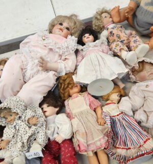 j40- Large Doll Collection - Image 4