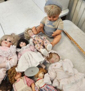 j40- Large Doll Collection - Image 5