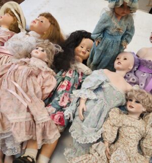 j42- vintage doll collection - Image 3