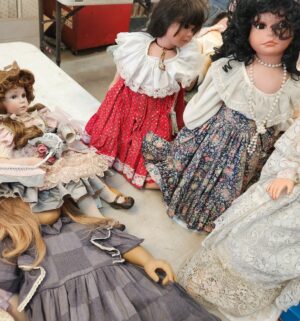 j42- vintage doll collection - Image 5