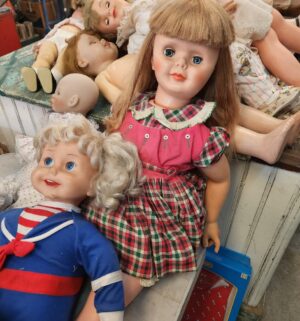 j43- vintage doll collection - Image 4