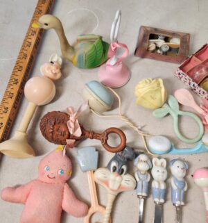 j98- vintage doll accessory collection - Image 3