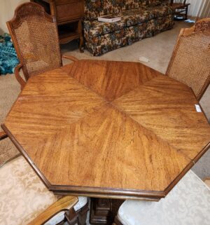 k64- Vintage 6 Chair Dining Table w/ Pads, 2 Extensions. Cane Back Seats - Image 6