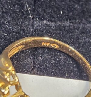 L252- 14kt gold ring. Genuine diamonds. 3.6 Grams - Image 3