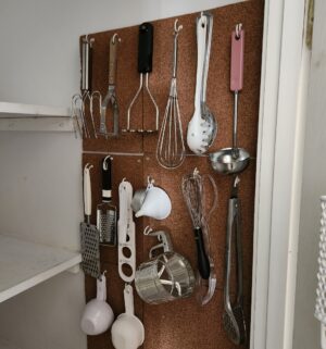 m135- contents of the cupboards, drawers - Image 6