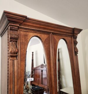 m168- Pulaski Tall Armoire Closet. Immaculate Condition - Image 3