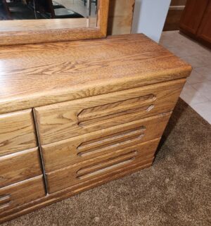 n77- 6 drawer dresser with mirror. Orman grubb - Image 3