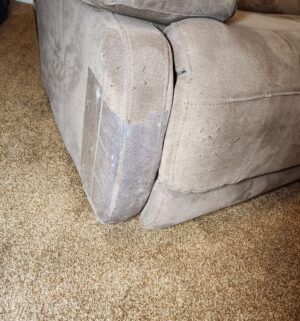 n81- Electric Reclining Sofa. Minor Cat damage - Image 4