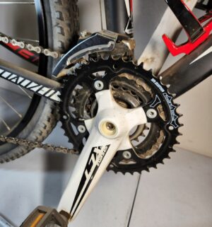 r205- Specialized HardRock Bicycle - Image 3