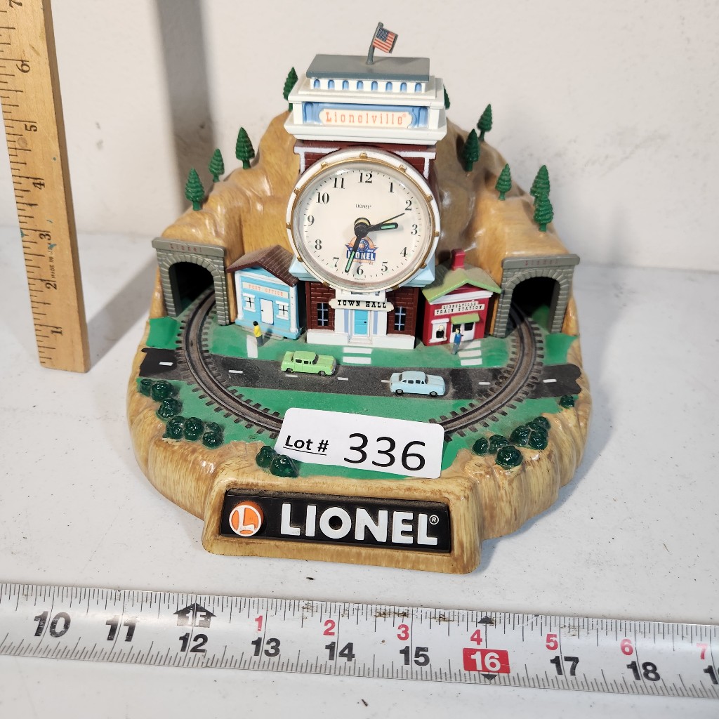 r336- Lionel train clock - Leftover Treasures