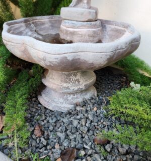 z146- 3 Piece Cement Fountain, crack seen - Image 3