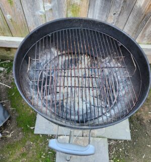 b60- Weber Charcoal BBQ - Image 3